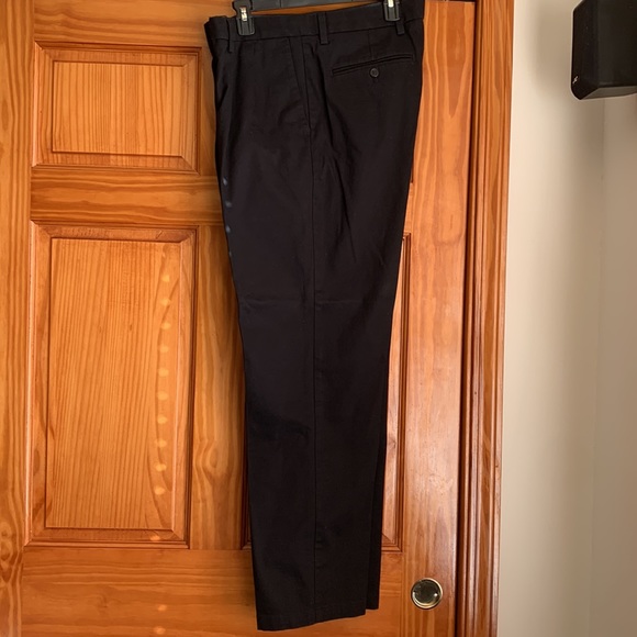 Dockers Men’s 36W 34L Black Khakis Double Pleated Classic Fit D3 style. - Picture 2 of 5